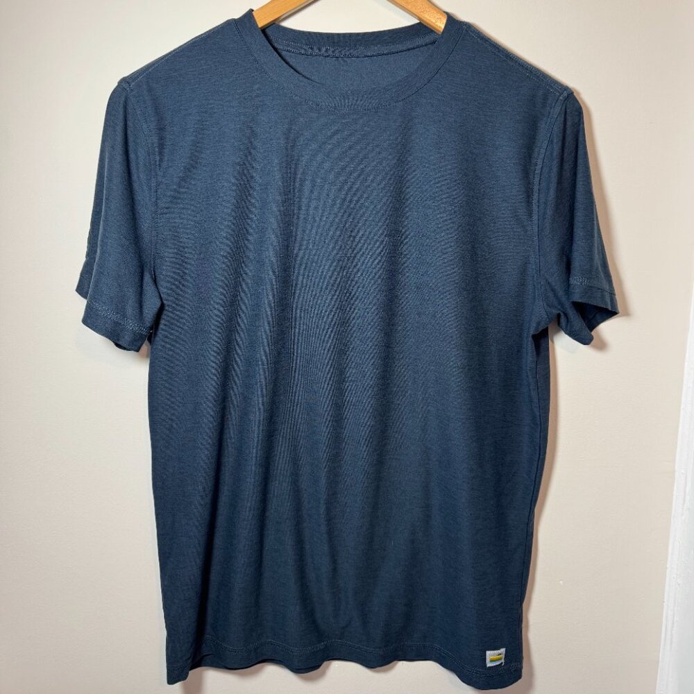 Vuori Shirt Tech Tee Adult Mens Medium, Charcoal Heather (Like Navy Blue)